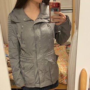 BCBGeneration Silver Anorak Jacket Raincoat Medium Warm Gray zipper snaps winter